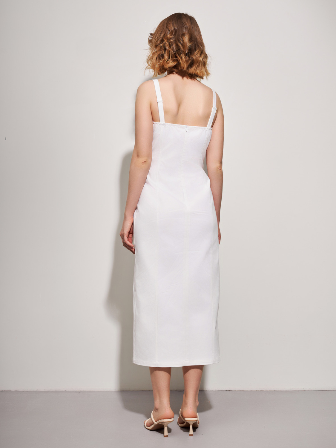 Корсетное платье из хлопка белого цвета